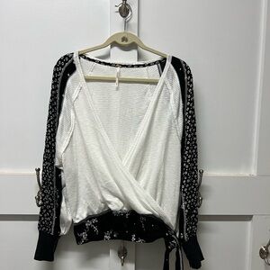 FREE PEOPLE SHIRT SIZE MEDIUM